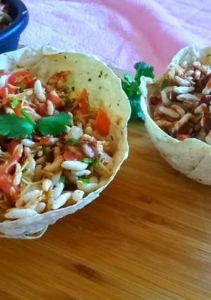 A picture of Papad Bowl Bhel.