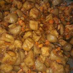 รูปของ Tumis Ayam Cincang, Tahu, dan Bakso (Tumisan Bakmoy)