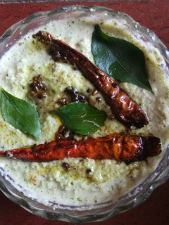 नारियल चटनी (nariyal chutney recipe in hindi) रेसिपी मुख्य फोटो