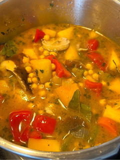 Una foto de Potaje de garbanzos con verduras, calabaza y setas