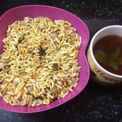 A picture of Jatpat Lemon Bhel with Lemon Mint Tea.