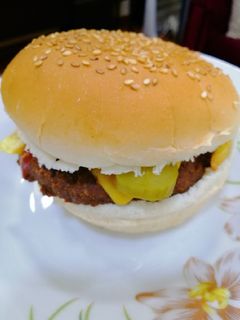 صورة لوصفة همبرغر مع جبنة شيدر Cheese Burger 🍔