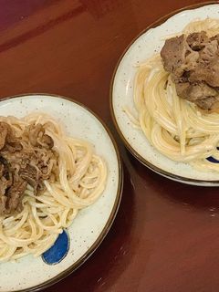 Hình của món Mỳ Ý sốt phô mai xào bò.