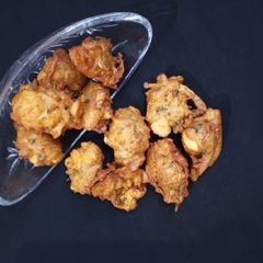 A picture of Special Pakoray/Fritters.