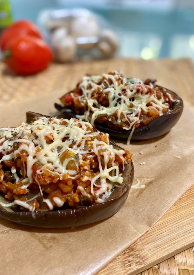 Una foto de Berenjenas rellenas de quinoa y verduritas
