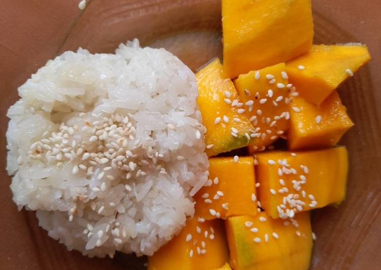 Cara Gampang Menyiapkan Mango sticky rice (tanpa cream) yang Sempurna