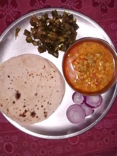 चने की दाल और तोरई (Chane ki dal aur torai recipe in Hindi) रेसिपी मुख्य फोटो