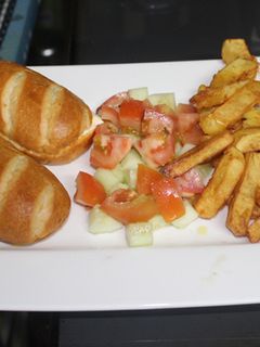 Una foto de Panecillos de leche con queso y sobrasada