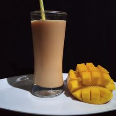 A picture of Mango strawberry yogurt smoothie.