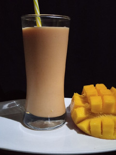 A picture of Mango strawberry yogurt smoothie.