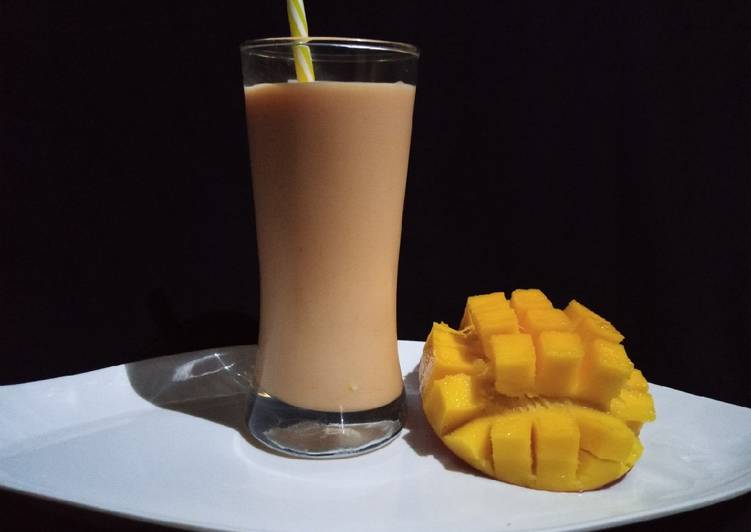 Simple Way to Prepare Perfect Mango strawberry yogurt smoothie