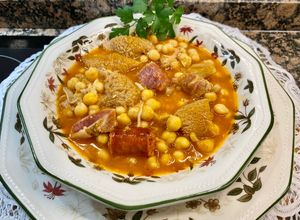 Foto principal de Garbanzos con callos
