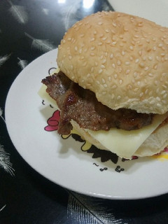 豬肉漢堡 #紅白料理 的食譜成品照片