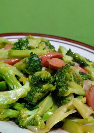 Foto resep Tumis Brokoli dan Sosis