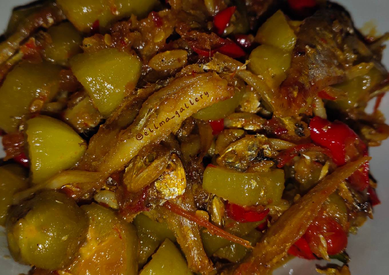 Belimbing wuluh sambal teri ikan asin
