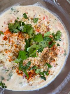 व्हेजिटेबल रायता (vegetable raita recipe in marathi) रेसिपी चे मुख्य फोटो