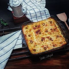 A picture of Sausage and cheese pie.