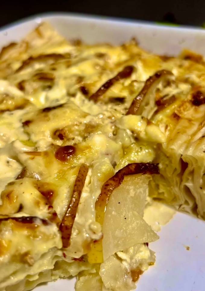 Пиріг запечений з камамбером та грушею 🌮