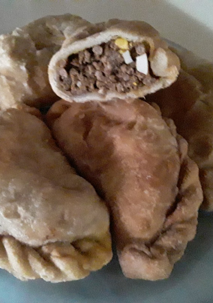 Una foto de Empanadas Caseras Criollas Argentinas fritas de Carne 🤤😊 🇦🇷