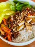 Bún Trộn Thịt Ba Chỉ Nướng, Kim Chi & Rau Diếp Non Sốt Ssamjang