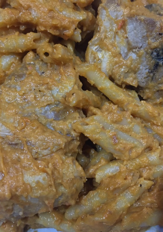 Una foto de Macarrones con Costillas de cerdo y verduras