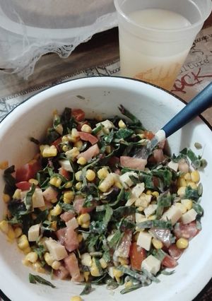 Una foto de Ensalada de choclo, remolacha con semillas de calabaza