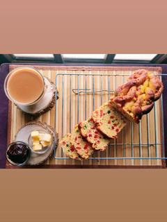 A picture of Fruity Easter bread.