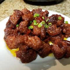 A picture of Pork binagoongan.