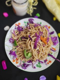 हक्का नूडल्स (hakka noodles recipe in Hindi) रेसिपी मुख्य फोटो