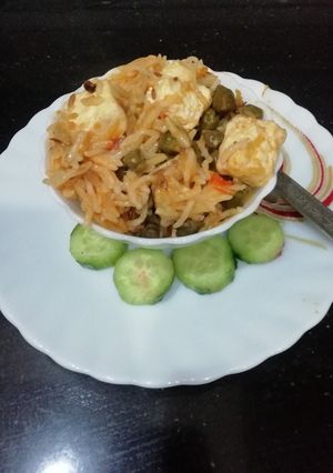 A picture of Cholia & Onion Pulao.