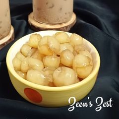 A picture of White Tapioca Pearls or Boba Balls.