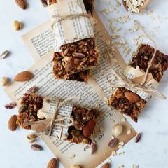 A picture of Granola Bars.