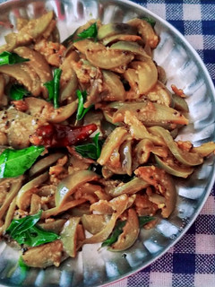 பிஞ்சு கத்திரிக்காய் வதக்கல் செய்முறை முக்கிய புகைப்படம்