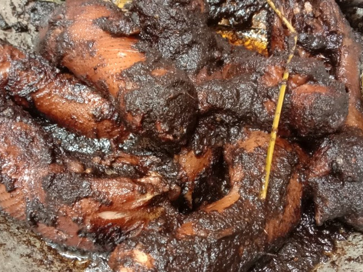 Resep Ayam bumbu hitam kluwek Untuk Jualan