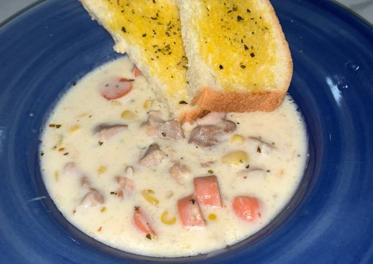 Chicken Cream Soup with Toast