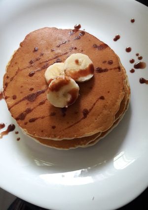 Une photo de Des pancakes banane raisin sec