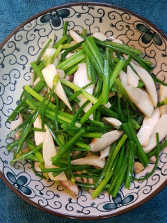 韭菜花清炒杏鮑菇 的食譜成品照片