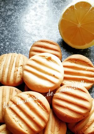 Une photo de Biscuits au miel 🍯 et au citron 🍋