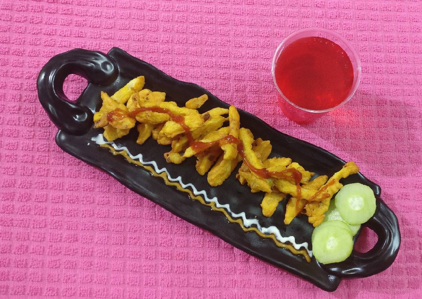 French fries in gram flour & cheese