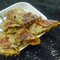 Methi veg roll A picture of Methi veg roll.
