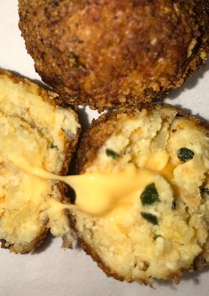 A picture of Chicken dumpling with cheese.