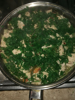 Una foto de Casi todo verde con filetes de pollo