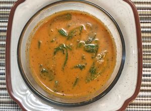 Una foto de Crema de Jitomate y Pimiento
