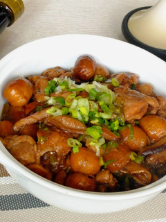 【源釀醬油】栗子燒雞 的食譜成品照片