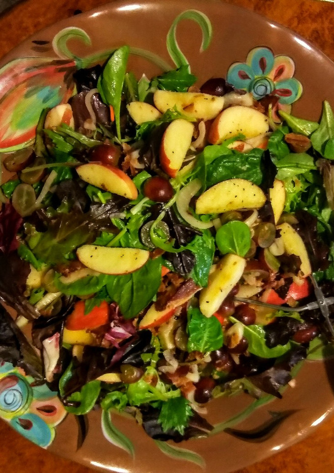 A picture of Bacon apple cider salad.