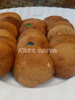 A picture of M&M/white chocolate cookies.