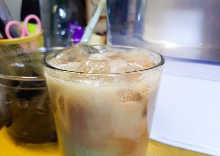 Es kopi susu pandan