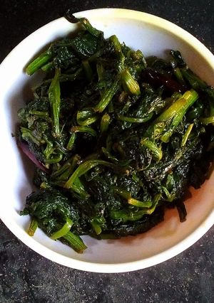 শাক ভাজা (saag bhaja recipe in bengali) রেসিপির প্রধান ছবি