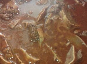 Una foto de Lengua de res en adobo mmmmmm