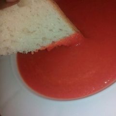 A picture of Tomatoe soup.
